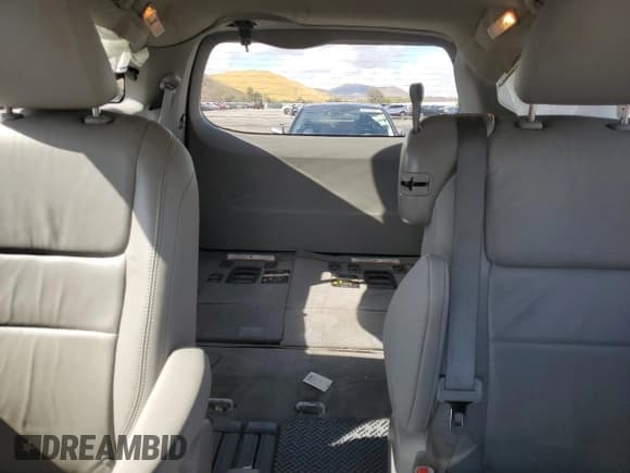 ✅ 2018 Toyota Sienna XLE Auto Access Seat • VIN: 5TDYZ3DC3JS925711 • Lot: 86405475. Listed on Copart with 119,052 mi. Free auction sales archive from the USA and detailed vehicle history report at DreamBid. Image 10.