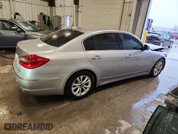 ✅ 2013 Hyundai Genesis 3.8L • VIN: KMHGC4DD6DU225267 • Lot: 93253795. Listed on Copart with 208,741 mi. Free auction sales archive from the USA and detailed vehicle history report at DreamBid. Image 3.