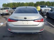 ✅ 2019 Lexus ES 350 • VIN: JTHBZ1B18K2002546 • Lot: 43336601. Wystawiony na IAAI z przebiegiem 63 634 mil. Bezpłatny archiwum sprzedaży aukcyjnych z USA i szczegółowy raport historii pojazdu na DreamBid. Zdjęcie 16.