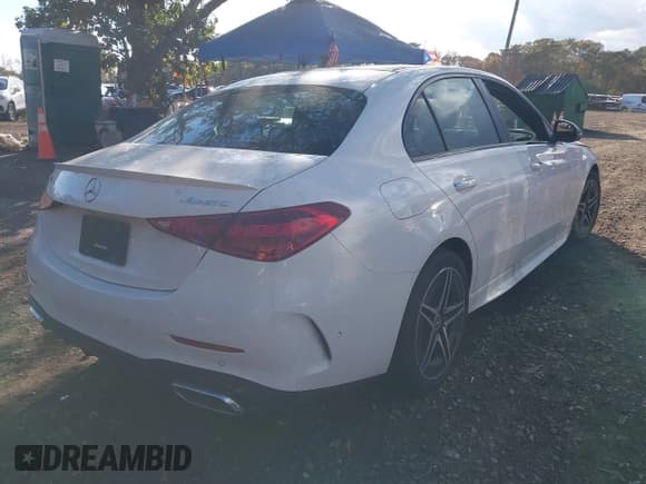 ✅ 2025 Mercedes-Benz C 300 • VIN: W1KAF4HB6SR241307 • Lot: 43523125. Wystawiony na IAAI z przebiegiem 3 069 mil. Bezpłatny archiwum sprzedaży aukcyjnych z USA i szczegółowy raport historii pojazdu na DreamBid. Zdjęcie 4.