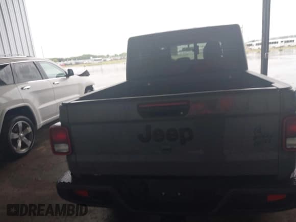 ✅ 2023 Jeep Gladiator Willys • VIN: 1C6HJTAGXPL543031 • Лот: 43016792. Опубликован ранее на IAAI с пробегом 29 767 миль. Бесплатный доступ к архиву аукционных продаж из США и подробный отчёт об истории автомобиля на DreamBid. Изображение 17.