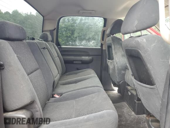 ✅ 2007 Chevrolet Silverado 2500HD LTZ • VIN: 1GCHK23687F524318 • Лот: 70043695. Опубликован ранее на Copart с пробегом 286 130 миль. Бесплатный доступ к архиву аукционных продаж из США и подробный отчёт об истории автомобиля на DreamBid. Изображение 10.