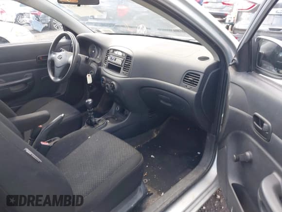 ✅ 2009 Hyundai Accent GS • VIN: KMHCM36C29U141710 • Лот: 43126473. Опубликован ранее на IAAI с пробегом 181 226 миль. Бесплатный доступ к архиву аукционных продаж из США и подробный отчёт об истории автомобиля на DreamBid. Изображение 5.