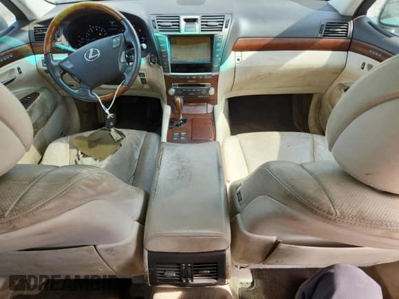 ✅ 2010 Lexus LS 460 • VIN: JTHCL5EF3A5005856 • Lot: 82350185. Wystawiony na Copart z przebiegiem 221 622 mil. Bezpłatny archiwum sprzedaży aukcyjnych z USA i szczegółowy raport historii pojazdu na DreamBid. Zdjęcie 8.