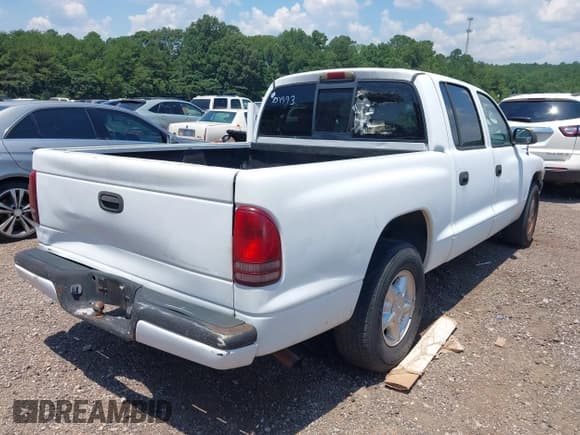 ✅ 2000 Dodge Dakota Sport • VIN: 1B7GL2AX1YS707993 • Lot: 42670217. Listed on IAAI with 172,037 mi. Free auction sales archive from the USA and detailed vehicle history report at DreamBid. Image 4.