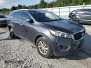 ✅ 2017 Kia Sorento LX • VIN: 5XYPG4A38HG206957 • Лот: 81802655. Опубликован ранее на Copart с пробегом 221 453 миль. Бесплатный доступ к архиву аукционных продаж из США и подробный отчёт об истории автомобиля на DreamBid. Изображение 4.
