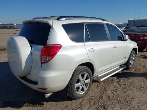 ✅ 2006 Toyota RAV4 Limited • VIN: JTMZD31VX65029623 • Lot: 43605918. Wystawiony na IAAI z przebiegiem 192 872 mil. Bezpłatny archiwum sprzedaży aukcyjnych z USA i szczegółowy raport historii pojazdu na DreamBid. Zdjęcie 4.