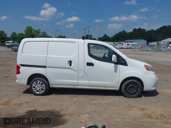 ✅ 2019 Nissan NV200 S • VIN: 3N6CM0KN8KK695279 • Lot: 42906702. Wystawiony na IAAI z przebiegiem 189 221 mil. Bezpłatny archiwum sprzedaży aukcyjnych z USA i szczegółowy raport historii pojazdu na DreamBid. Zdjęcie 13.