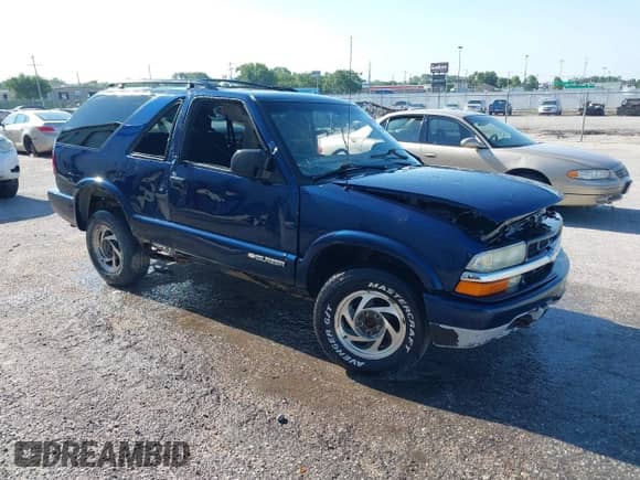 2004 Chevrolet Blazer LS with VIN 1GNCT18X94K138438, listed as a IAAI auction lot 42708741 with 177,541 mi miles and . Bid and sale history available at DreamBid. Image 1.
