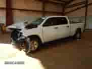 2023 Ram 1500 Tradesman z VIN 1C6RRENT3PN579230, wystawiony jako Copart lot #88556905 z przebiegiem 33 699 mil mil oraz Szkoda całkowita • Salvage title. Historia ofert i sprzedaży dostępna na DreamBid. Obrazek 1.