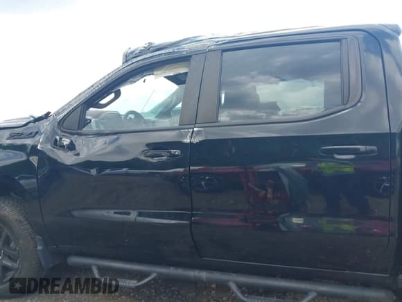 ✅ 2022 Chevrolet Silverado 1500 LT Trail Boss • VIN: 3GCUDFEDXNG527387 • Lot: 42269841. Wystawiony na IAAI z przebiegiem Nie podano. Bezpłatny archiwum sprzedaży aukcyjnych z USA i szczegółowy raport historii pojazdu na DreamBid. Zdjęcie 13.