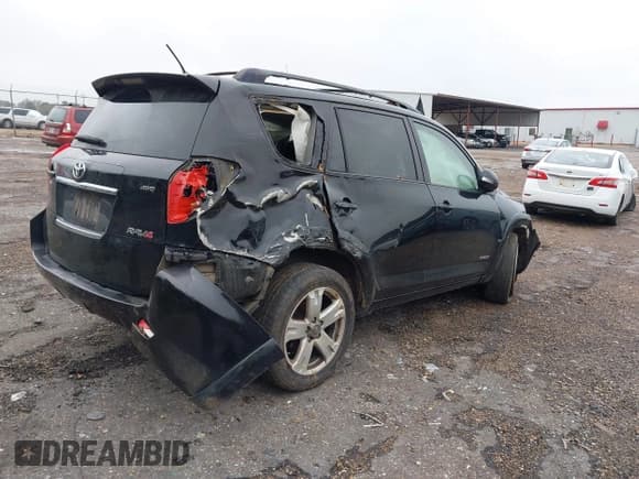 ✅ 2011 Toyota RAV4 Sport • VIN: JTMRF4DV4B5045421 • Lot: 43858182. Listed on IAAI with 244,456 mi. Free auction sales archive from the USA and detailed vehicle history report at DreamBid. Image 4.