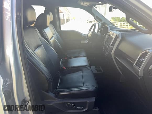 ✅ 2017 Ford F-150 XL • VIN: 1FTEW1EPXHKC34579 • Lot: 93689015. Wystawiony na Copart z przebiegiem 50 511 mil. Bezpłatny archiwum sprzedaży aukcyjnych z USA i szczegółowy raport historii pojazdu na DreamBid. Zdjęcie 5.