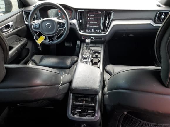 ✅ 2020 Volvo S60 R-Design • VIN: 7JRA22TM8LG037450 • Lot: 50994725. Listed on Copart with 68,111 mi. Free auction sales archive from the USA and detailed vehicle history report at DreamBid. Image 8.