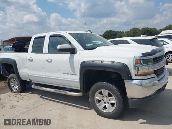 ✅ 2018 Chevrolet Silverado 1500 LT • VIN: 1GCVKREC2JZ183308 • Lot: 43253130. Wystawiony na IAAI z przebiegiem 77 095 mil. Bezpłatny archiwum sprzedaży aukcyjnych z USA i szczegółowy raport historii pojazdu na DreamBid. Zdjęcie 13.