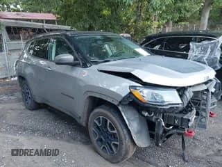 ✅ 2019 Jeep Compass Trailhawk • VIN: 3C4NJDDB2KT722047 • Lot: 42800200. Wystawiony na IAAI z przebiegiem 140 000 mil. Bezpłatny archiwum sprzedaży aukcyjnych z USA i szczegółowy raport historii pojazdu na DreamBid. Zdjęcie 1.