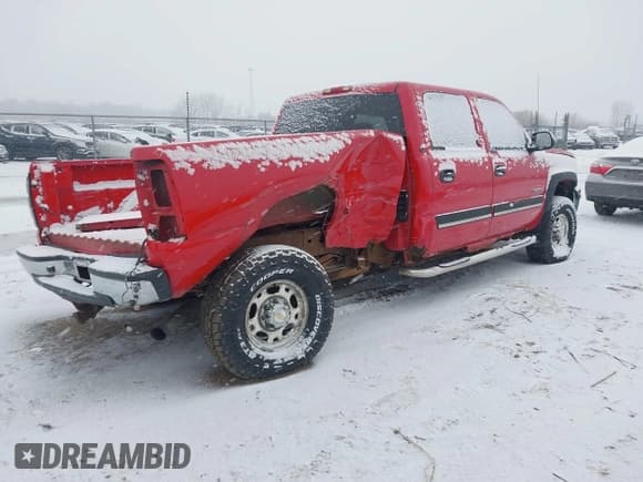 ✅ 2005 Chevrolet Silverado 2500HD LS • VIN: 1GCHK23U35F848305 • Lot: 41555553. Wystawiony na IAAI z przebiegiem 162 899 mil. Bezpłatny archiwum sprzedaży aukcyjnych z USA i szczegółowy raport historii pojazdu na DreamBid. Zdjęcie 4.