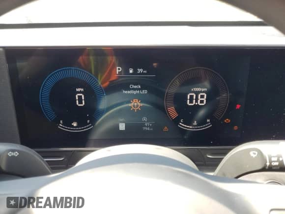 2025 Hyundai Kona SE с VIN KM8HA3AB8SU274040, выставлен на аукционе Copart как лот 81449715 с пробегом 794 миль миль и Чистый • Clean title. История ставок и продаж доступна на DreamBid. Изображение 9.