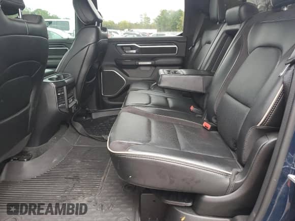 2023 Ram 1500 Laramie z VIN 1C6SRFJT3PN502290, wystawiony jako Copart lot #82061965 z przebiegiem 51 140 mil mil oraz Szkoda całkowita • Salvage title. Historia ofert i sprzedaży dostępna na DreamBid. Obrazek 10.