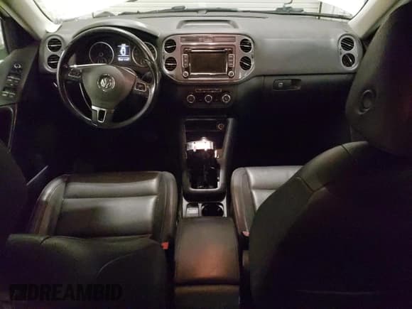 ✅ 2012 Volkswagen Tiguan S • VIN: WVGAV7AX7CW519411 • Лот: 93674035. Опубликован ранее на Copart с пробегом 152 807 миль. Бесплатный доступ к архиву аукционных продаж из США и подробный отчёт об истории автомобиля на DreamBid. Изображение 8.