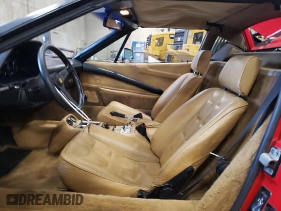 ✅ 1982 Ferrari 308 • VIN: ZFFAA02A0C0041757 • Lot: 75698884. Wystawiony na Copart z przebiegiem 63 655 mil. Bezpłatny archiwum sprzedaży aukcyjnych z USA i szczegółowy raport historii pojazdu na DreamBid. Zdjęcie 7.