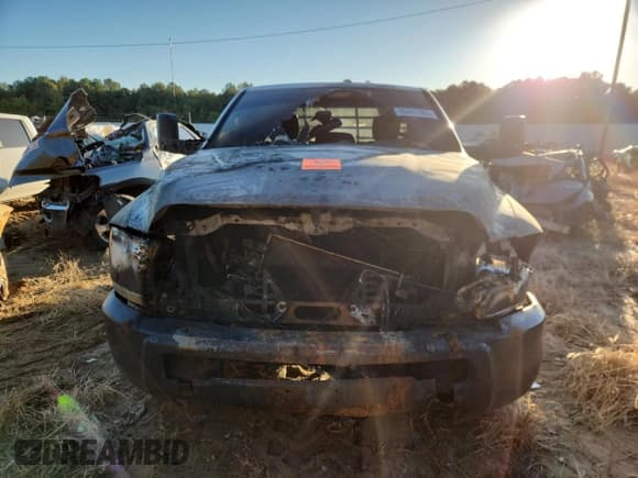 ✅ 2018 Ram 2500 Tradesman • VIN: 3C7WR4AJ3JG300579 • Lot: 90441305. Listed on Copart with Not provided. Free auction sales archive from the USA and detailed vehicle history report at DreamBid. Image 5.