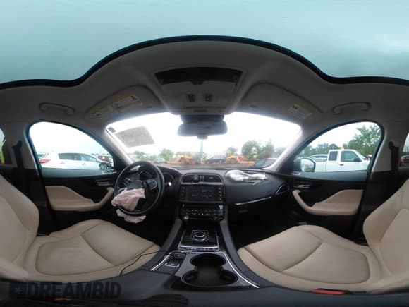 ✅ 2017 Jaguar F-Pace 35t Premium • VIN: SADCJ2BV6HA881652 • Lot: 42230479. Wystawiony na IAAI z przebiegiem 83 721 mil. Bezpłatny archiwum sprzedaży aukcyjnych z USA i szczegółowy raport historii pojazdu na DreamBid. Zdjęcie 19.