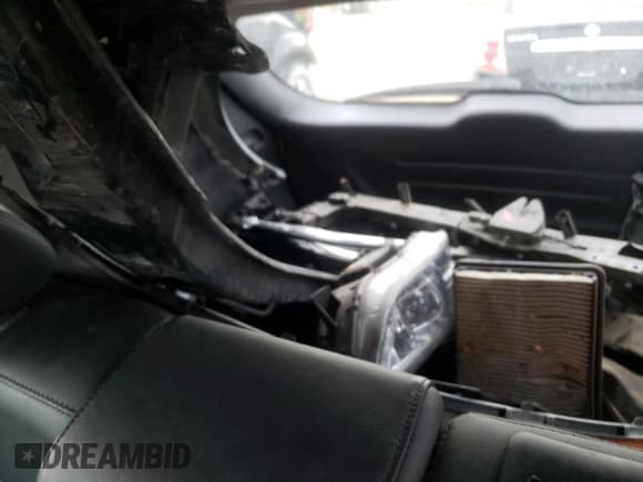 ✅ 2015 Hyundai Santa Fe • VIN: 5XYZW4LA1FG260783 • Лот: 72802182. Опубликован ранее на Copart с пробегом 92 894 миль. Бесплатный доступ к архиву аукционных продаж из США и подробный отчёт об истории автомобиля на DreamBid. Изображение 13.