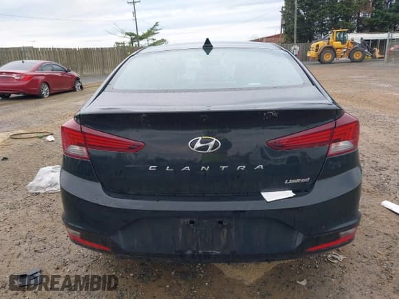 ✅ 2020 Hyundai Elantra Limited • VIN: KMHD84LF2LU057469 • Lot: 42028314. Listed on IAAI with 82,177 mi. Free auction sales archive from the USA and detailed vehicle history report at DreamBid. Image 17.