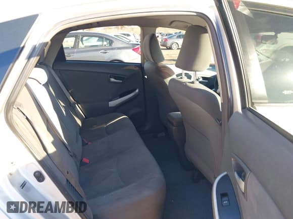 ✅ 2011 Toyota Prius I • VIN: JTDKN3DU9B5300585 • Lot: 43591991. Wystawiony na IAAI z przebiegiem 398 449 mil. Bezpłatny archiwum sprzedaży aukcyjnych z USA i szczegółowy raport historii pojazdu na DreamBid. Zdjęcie 8.