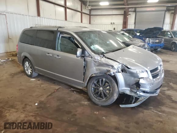 ✅ 2019 Dodge Grand Caravan SXT • VIN: 2C4RDGCGXKR682648 • Lot: 80169135. Wystawiony na Copart z przebiegiem Nie podano. Bezpłatny archiwum sprzedaży aukcyjnych z USA i szczegółowy raport historii pojazdu na DreamBid. Zdjęcie 4.