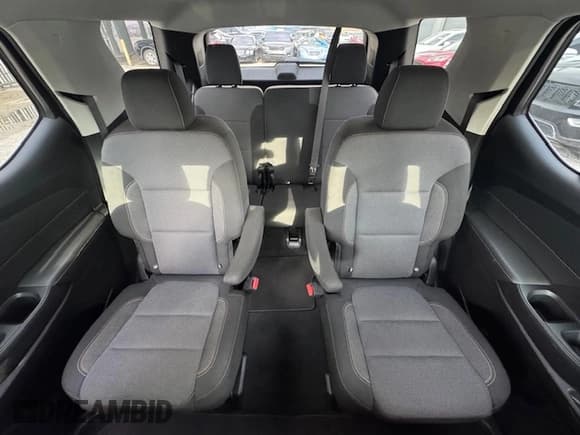 ✅ 2021 Chevrolet Traverse LT Cloth • VIN: 1GNERGKW7MJ168621 • Lot: 82171285. Wystawiony na Copart z przebiegiem 68 353 mil. Bezpłatny archiwum sprzedaży aukcyjnych z USA i szczegółowy raport historii pojazdu na DreamBid. Zdjęcie 10.