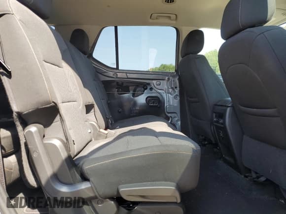 ✅ 2021 Chevrolet Traverse LS • VIN: 1GNEVFKW1MJ149178 • Lot: 69487794. Wystawiony na Copart z przebiegiem 45 875 mil. Bezpłatny archiwum sprzedaży aukcyjnych z USA i szczegółowy raport historii pojazdu na DreamBid. Zdjęcie 11.