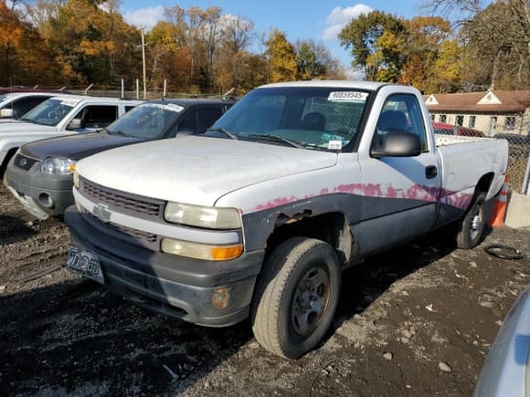 ✅ 2000 Chevrolet Silverado 2500 • VIN: 1GCGK24U8YE235309 • Лот: 90859545. Опубликован ранее на Copart с пробегом 238 162 миль. Бесплатный доступ к архиву аукционных продаж из США и подробный отчёт об истории автомобиля на DreamBid. Изображение 1.