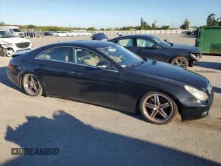 ✅ 2006 Mercedes-Benz CLS 500 • VIN: WDDDJ75XX6A071129 • Lot: 86186775. Wystawiony na Copart z przebiegiem 98 197 mil. Bezpłatny archiwum sprzedaży aukcyjnych z USA i szczegółowy raport historii pojazdu na DreamBid. Zdjęcie 4.