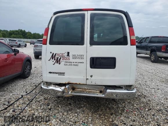 ✅ 2015 Chevrolet Express Cargo • VIN: 1GCWGGFF8F1115197 • Lot: 66147695. Listed on Copart with 131,702 mi. Free auction sales archive from the USA and detailed vehicle history report at DreamBid. Image 6.