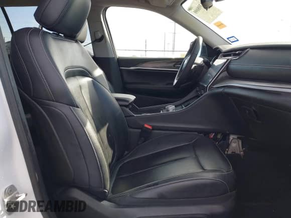 2024 Jeep Grand Cherokee Limited with VIN 1C4RJJBG0R8945534, listed as a IAAI auction lot 41398099 with Not provided miles and . Bid and sale history available at DreamBid. Image 5.