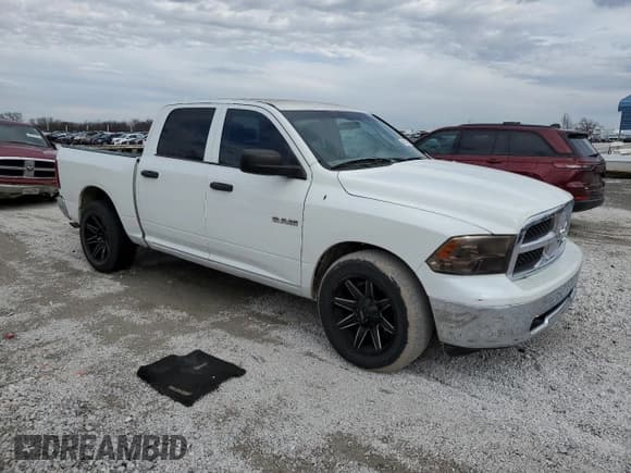 ✅ 2010 Dodge 1500 ST • VIN: 1D7RB1CP2AS193425 • Lot: 89287165. Wystawiony na Copart z przebiegiem 131 737 mil. Bezpłatny archiwum sprzedaży aukcyjnych z USA i szczegółowy raport historii pojazdu na DreamBid. Zdjęcie 4.