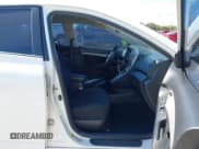 ✅ 2010 Toyota Matrix • VIN: 2T1KU4EE7AC196129 • Lot: 43397487. Listed on IAAI with 228,087 mi. Free auction sales archive from the USA and detailed vehicle history report at DreamBid. Image 5.