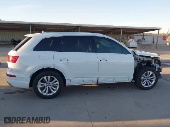 ✅ 2019 Audi Q7 Premium • VIN: WA1AHAF77KD047409 • Lot: 43683388. Wystawiony na IAAI z przebiegiem 118 411 mil. Bezpłatny archiwum sprzedaży aukcyjnych z USA i szczegółowy raport historii pojazdu na DreamBid. Zdjęcie 14.