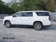 ✅ 2023 Chevrolet Suburban Premier • VIN: 1GNSKFKDXPR393461 • Lot: 43639375. Wystawiony na IAAI z przebiegiem 90 211 mil. Bezpłatny archiwum sprzedaży aukcyjnych z USA i szczegółowy raport historii pojazdu na DreamBid. Zdjęcie 14.