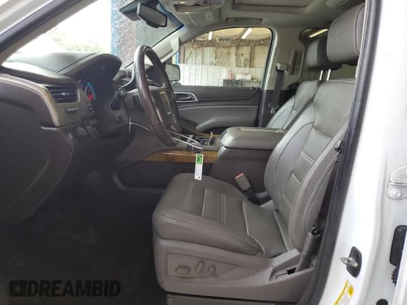 ✅ 2017 GMC Yukon XL Denali • VIN: 1GKS2HKJ2HR244400 • Lot: 80612595. Wystawiony na Copart z przebiegiem 95 480 mil. Bezpłatny archiwum sprzedaży aukcyjnych z USA i szczegółowy raport historii pojazdu na DreamBid. Zdjęcie 7.