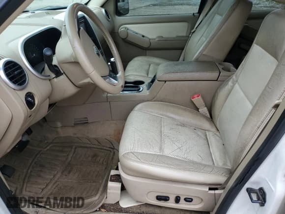 ✅ 2008 Mercury Mountaineer Premier • VIN: 4M2EU48E18UJ18087 • Lot: 69741055. Wystawiony na Copart z przebiegiem Nie podano. Bezpłatny archiwum sprzedaży aukcyjnych z USA i szczegółowy raport historii pojazdu na DreamBid. Zdjęcie 7.