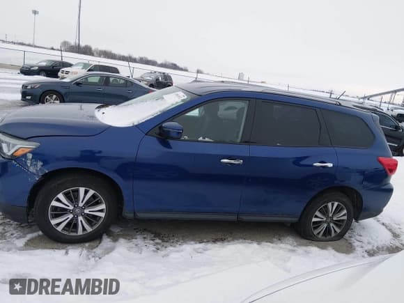 ✅ 2017 Nissan Pathfinder S • VIN: 5N1DR2MN9HC681600 • Lot: 43801852. Listed on IAAI with 149,133 mi. Free auction sales archive from the USA and detailed vehicle history report at DreamBid. Image 14.