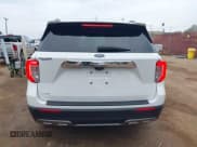 ✅ 2022 Ford Explorer XLT • VIN: 1FMSK7DH0NGA34445 • Lot: 40194896. Wystawiony na IAAI z przebiegiem 21 625 mil. Bezpłatny archiwum sprzedaży aukcyjnych z USA i szczegółowy raport historii pojazdu na DreamBid. Zdjęcie 17.