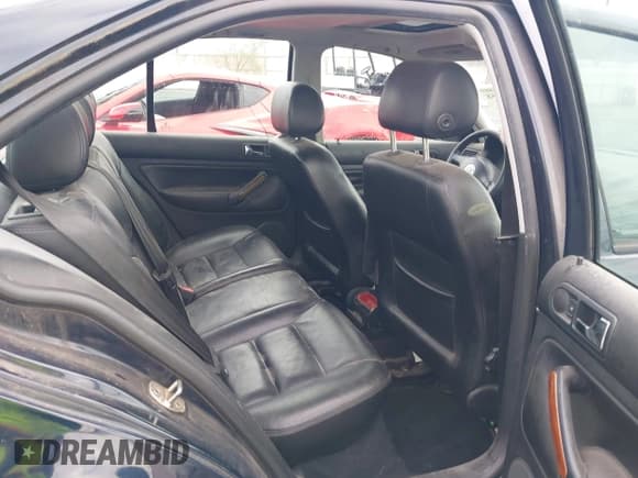 ✅ 2000 Volkswagen Jetta • VIN: 3VWTE29M5YM130538 • Лот: 43752058. Опубликован ранее на IAAI с пробегом 120 503 миль. Бесплатный доступ к архиву аукционных продаж из США и подробный отчёт об истории автомобиля на DreamBid. Изображение 8.