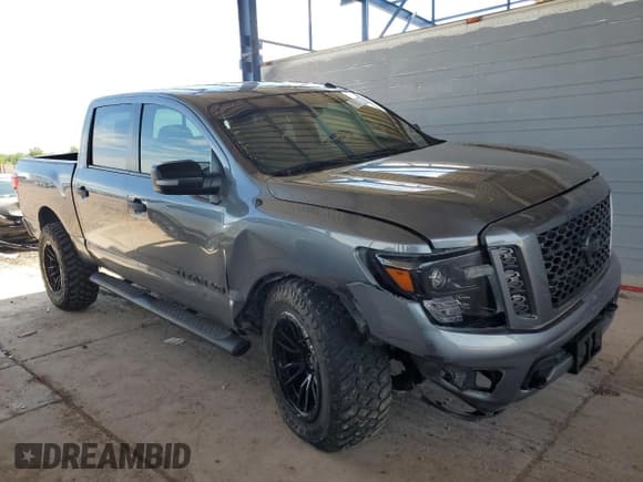 ✅ 2019 Nissan Titan Pro-4X • VIN: 1N6AA1E5XKN524724 • Lot: 70651195. Wystawiony na Copart z przebiegiem 69 125 mil. Bezpłatny archiwum sprzedaży aukcyjnych z USA i szczegółowy raport historii pojazdu na DreamBid. Zdjęcie 4.