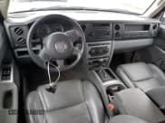 ✅ 2007 Jeep Commander Sport • VIN: 1J8HH48K67C548112 • Lot: 53172865. Wystawiony na Copart z przebiegiem 138 704 mil. Bezpłatny archiwum sprzedaży aukcyjnych z USA i szczegółowy raport historii pojazdu na DreamBid. Zdjęcie 8.