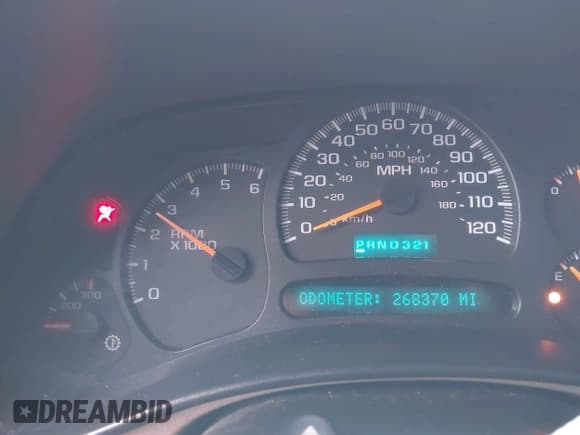 ✅ 2005 Chevrolet Silverado 2500HD LT • VIN: 1GCHC23U75F883040 • Lot: 43643562. Wystawiony na IAAI z przebiegiem 268 370 mil. Bezpłatny archiwum sprzedaży aukcyjnych z USA i szczegółowy raport historii pojazdu na DreamBid. Zdjęcie 7.