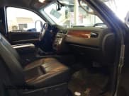 ✅ 2008 Chevrolet Silverado 2500HD 1LT • VIN: 1GCHK29698E176379 • Lot: 41808600. Wystawiony na IAAI z przebiegiem 182 610 mil. Bezpłatny archiwum sprzedaży aukcyjnych z USA i szczegółowy raport historii pojazdu na DreamBid. Zdjęcie 5.